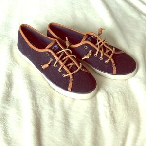 Sperry sneakers navy w/ leather trim size 8